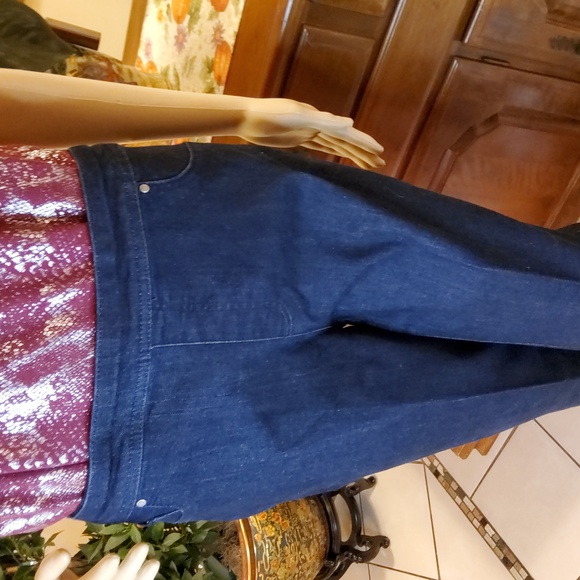 Chico's Perfect Stretch Girlfriend Slim Leg Ankle Jeans - Picture 3 of 13